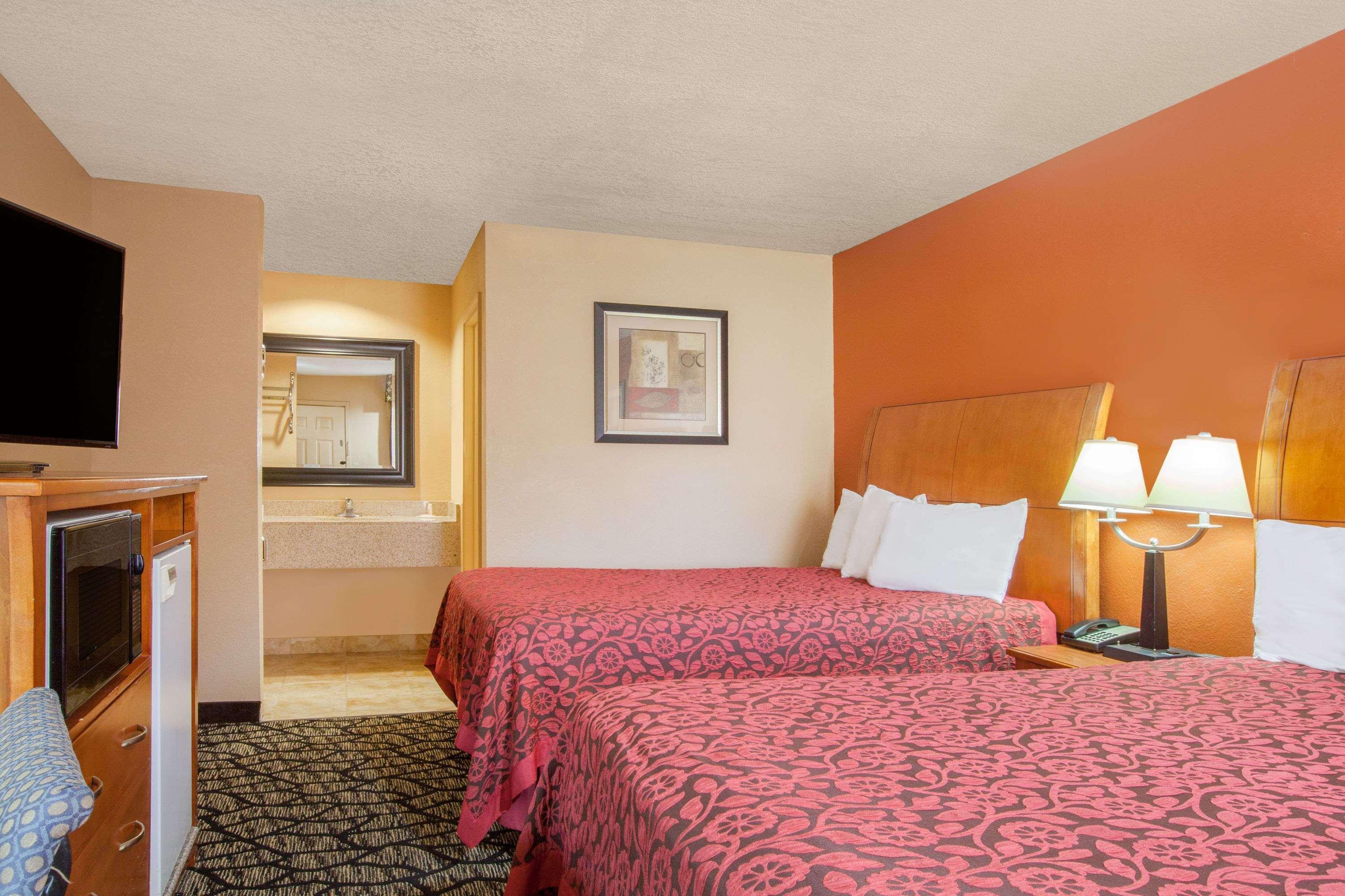 Days Inn By Wyndham Centerville Kültér fotó