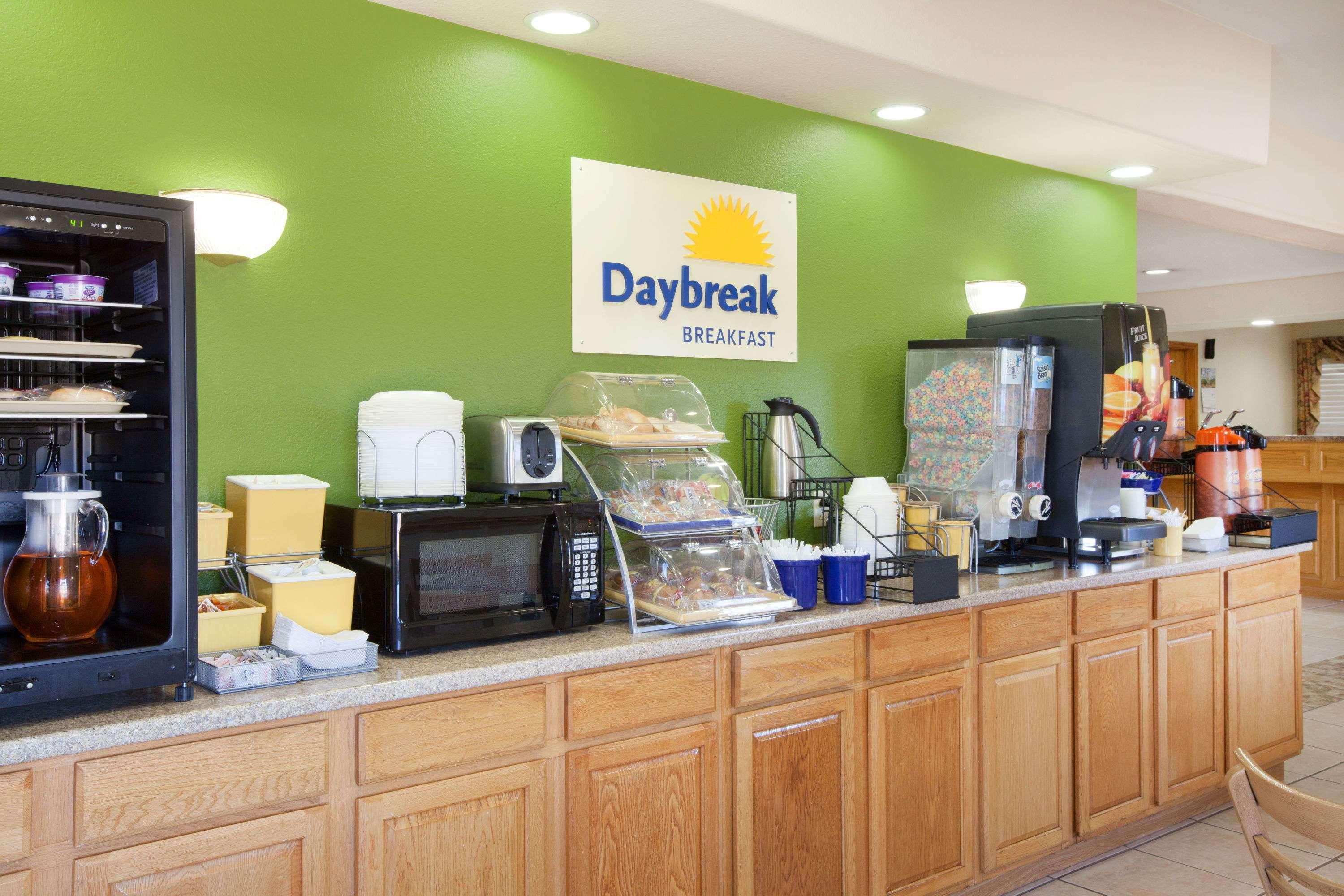 Days Inn By Wyndham Centerville Kültér fotó